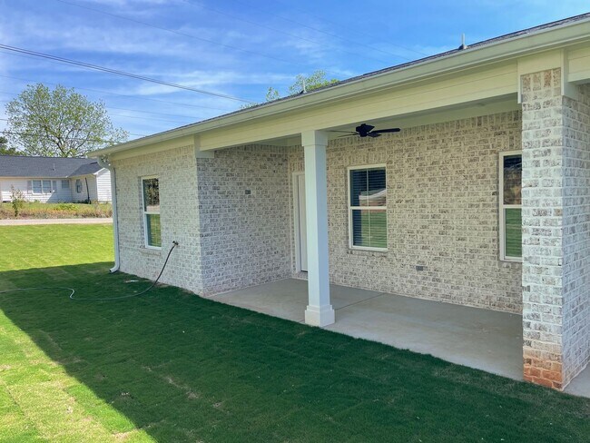 Foto del edificio - Brand new twin home