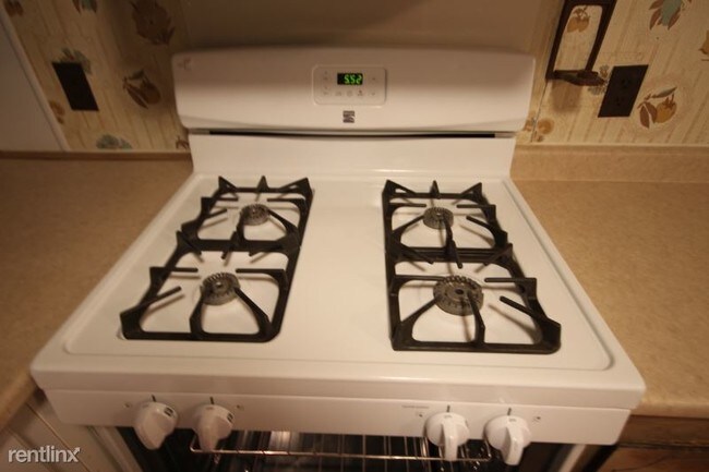 Foto del edificio - 2022 Hickory Dr