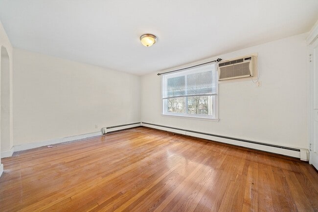 Building Photo - 12 Hartwell St