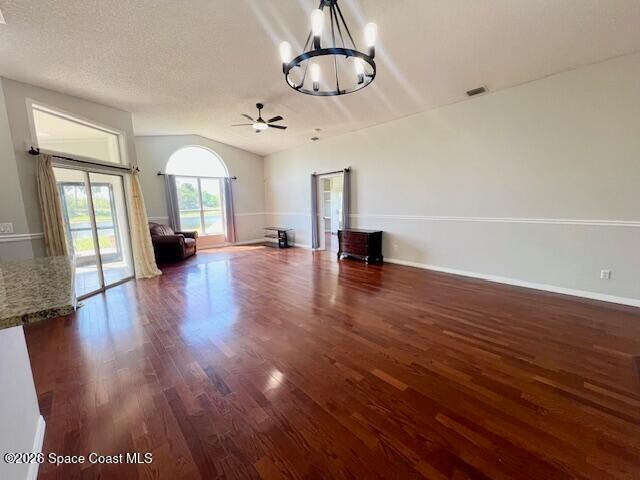 Foto del edificio - 8045 Bracken Ln