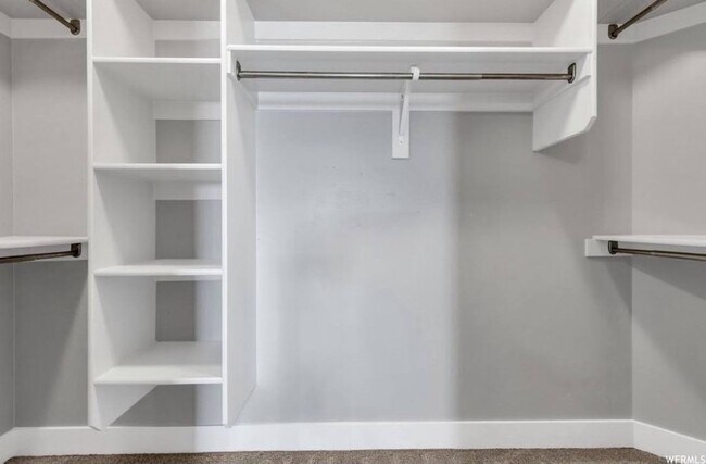 Foto del edificio - 2051 W Fairway Ln