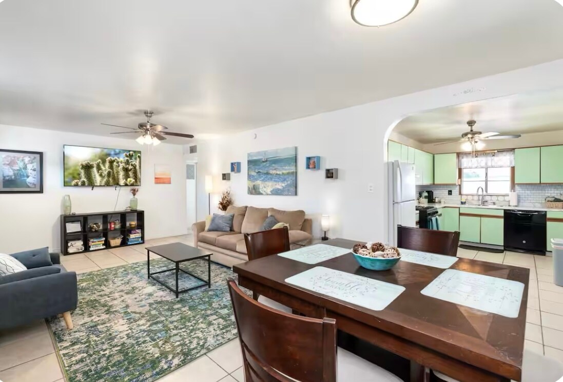 Foto principal - 2340 W Mitchell Dr