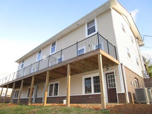 Building Photo - 122 Leach Dr