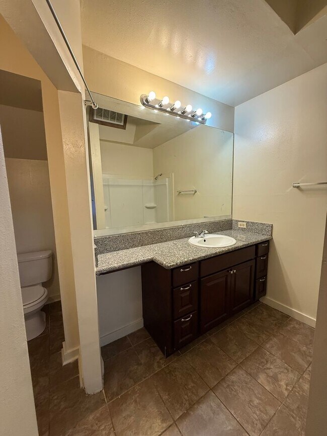 Foto del edificio - Beautiful Studio For Rent. Great Location ...