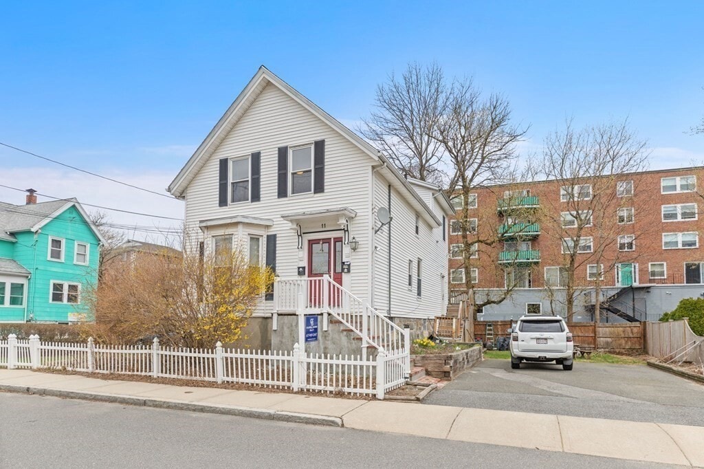 11 Waverly Plz Unit 1, Melrose, MA 02176 Apartments in Melrose, MA