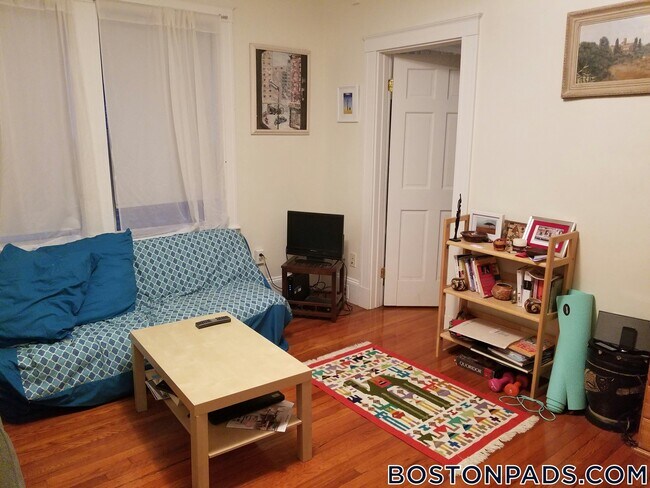 Building Photo - 157 Summer St