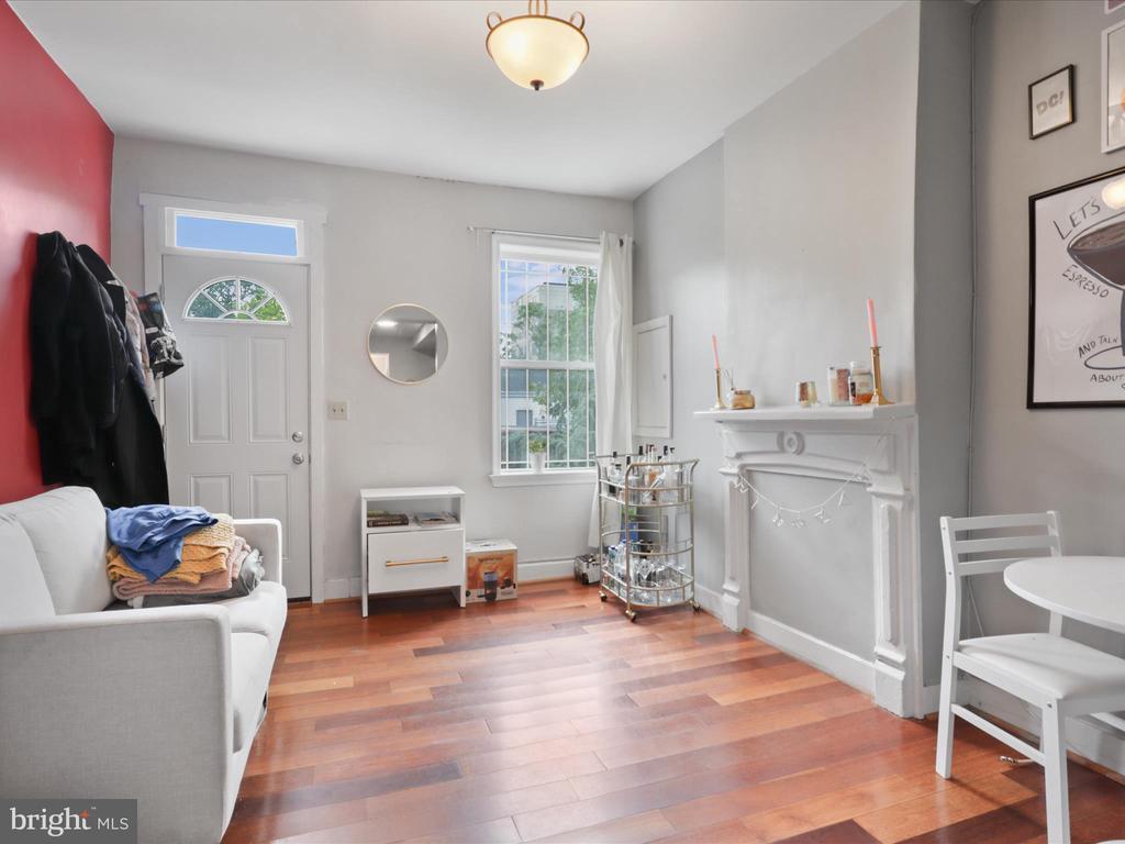 Primary Photo - 1005 V St NW