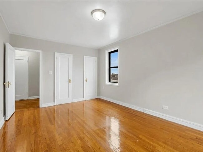 Foto del edificio - 40-66 Ithaca St