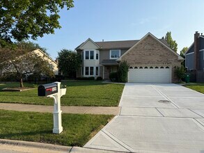 Building Photo - 328 Woodside Dr