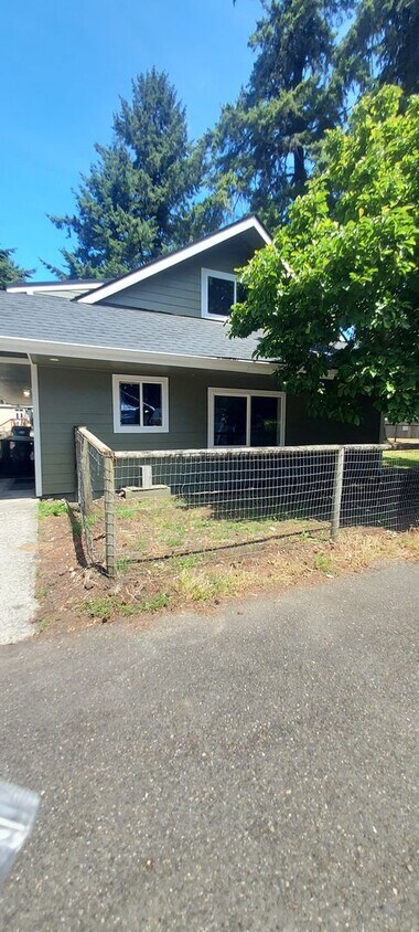Foto principal - COMPLETLY REMODLED HOME COMING SOON!
