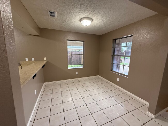 Building Photo - 3717 Bluebird Ave