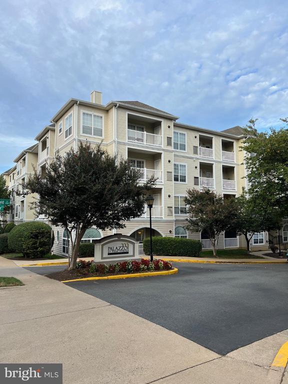 Building Photo - 4551 Strutfield Ln