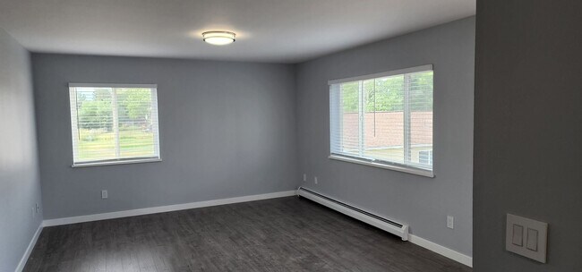 Building Photo - 36 Hunters Way