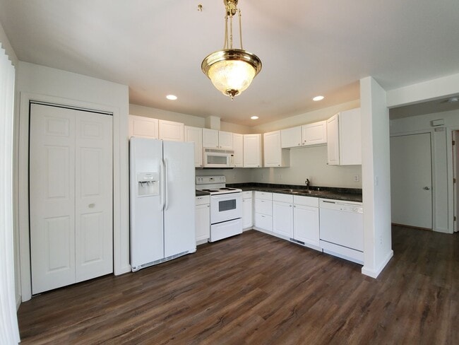 Building Photo - 1303ed