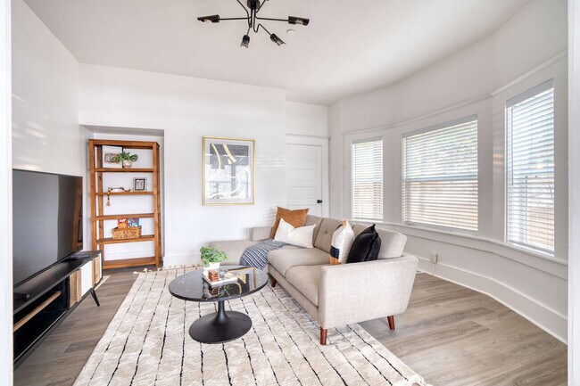 Foto del edificio - 317 NE Beech St