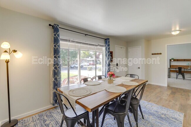 Foto del edificio - 1228 Bonito Ave