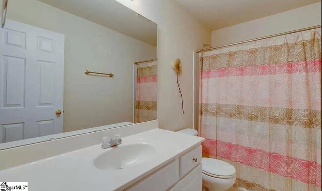Building Photo - 416 Chartwell Dr