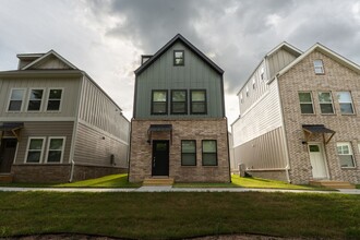 Building Photo - 1315 S Van Buren Ave