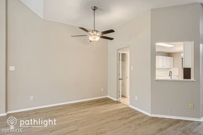 Foto del edificio - 3 br, 2 bath House - 523 Redbud Dr UNIT