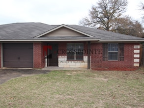 Building Photo - 17011 Loring Ln