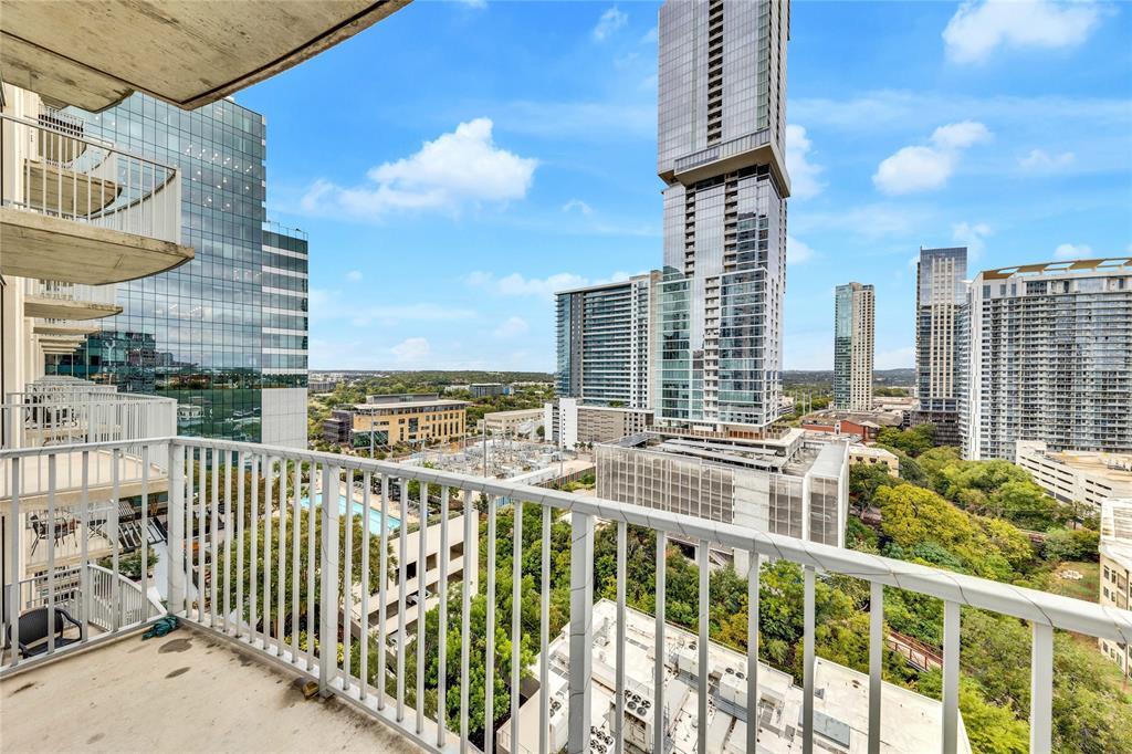 Primary Photo - 360 Nueces St