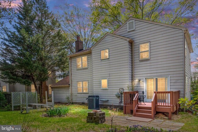 Foto del edificio - 6917 Stoneybrooke Ln