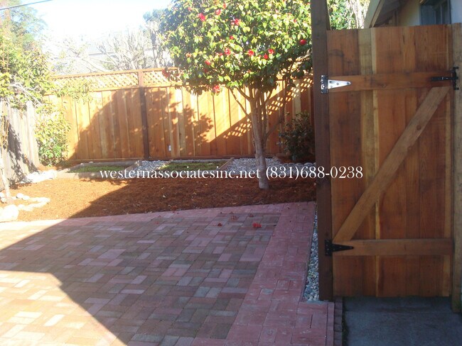 Foto del edificio - 511/515 Sunset Dr.