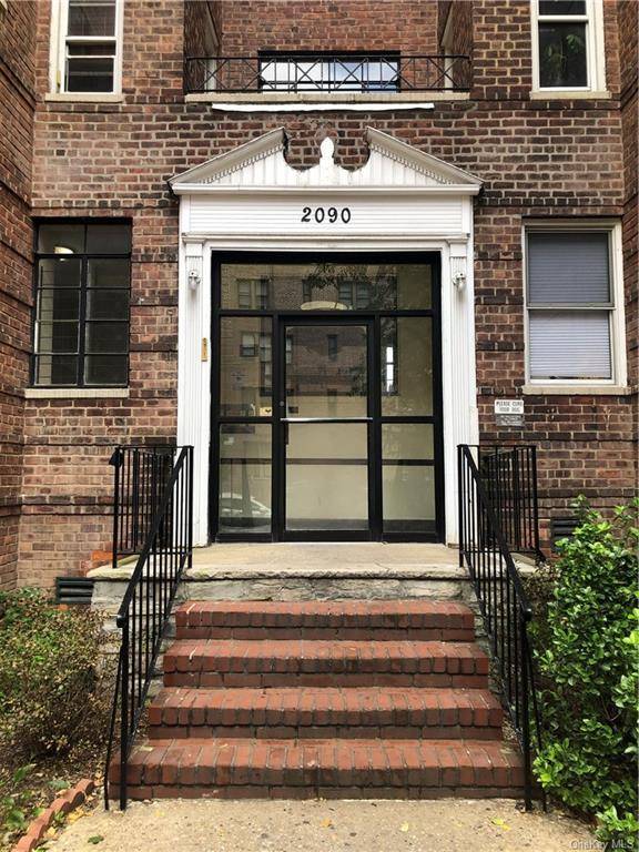 Primary Photo - 2090 Barnes Ave