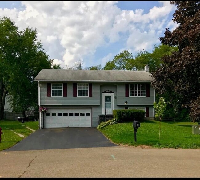 Building Photo - 12 Cherry Cir