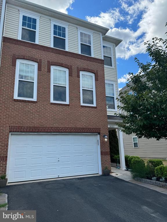 Building Photo - 24703 Capecastle Terrace