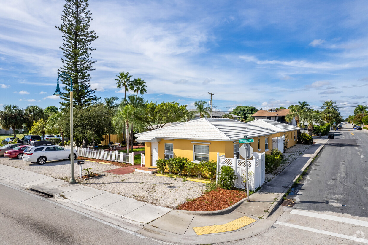 Street View - 1001 S Federal Hwy