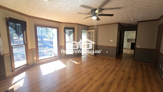 Building Photo - 891 Providence Dr