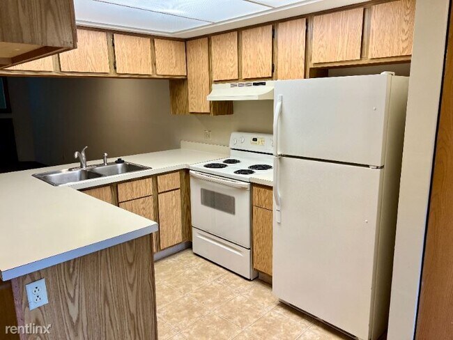 Building Photo - 2 br, 1.5 bath Condo - 6440  Reflections D...