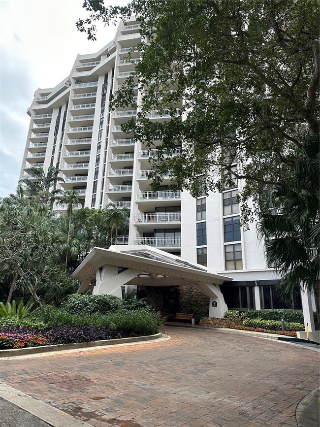 Building Photo - 2000 Towerside Terrace