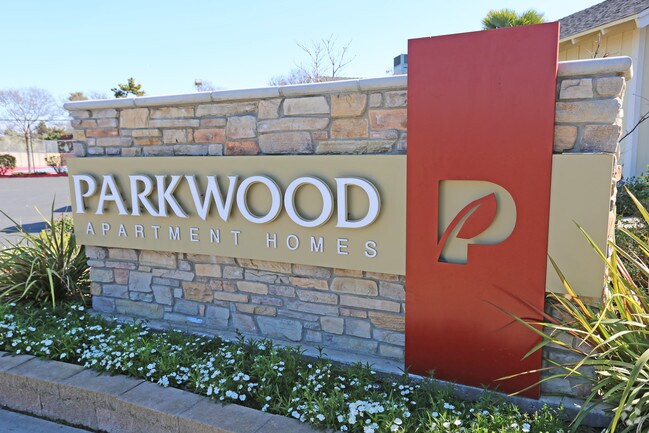 Foto del edificio - Parkwood Apartments