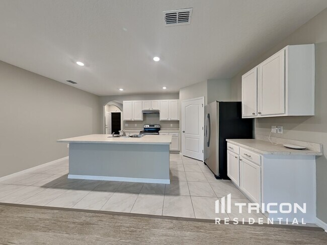 Building Photo - 5934 Churchill Square Way Groveland FL