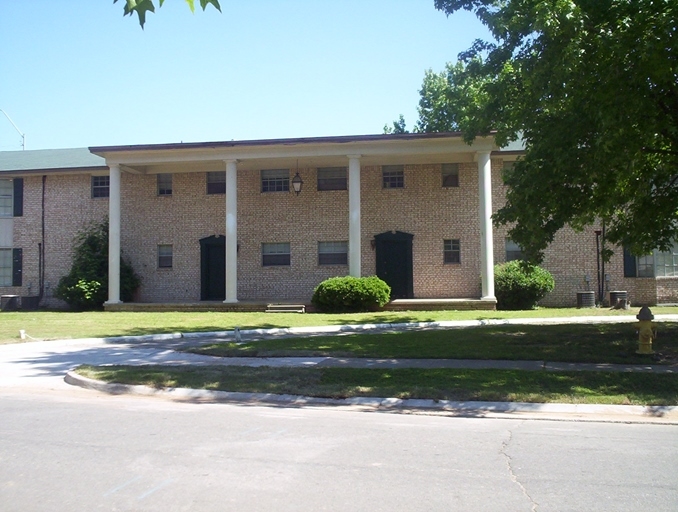 Primary Photo - Windsor Apartments