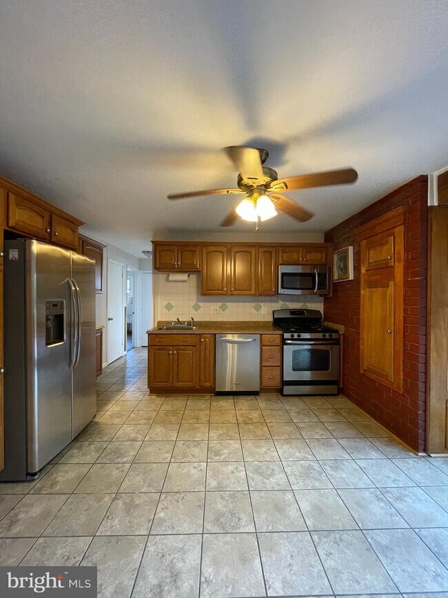 Foto del edificio - 1709 Farragut Ave