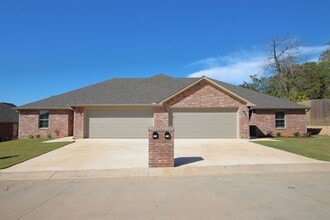 Building Photo - 6331 Villa Rosa Way