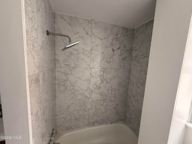 Building Photo - 15 James St