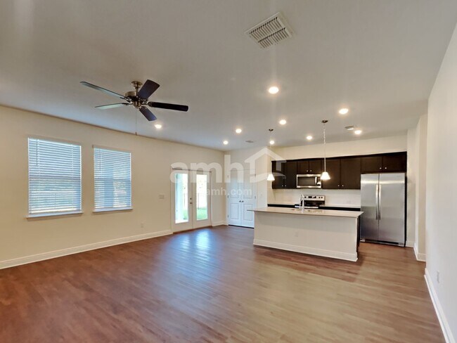 Foto del edificio - 27310 St Andrews Avenue