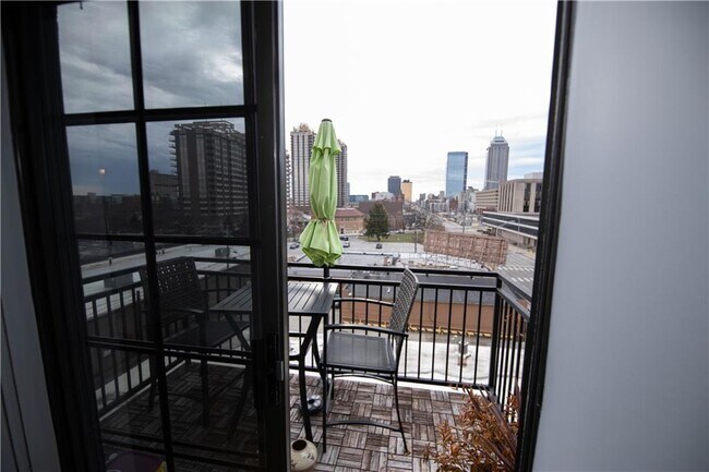 Foto del edificio - 825 N Delaware St