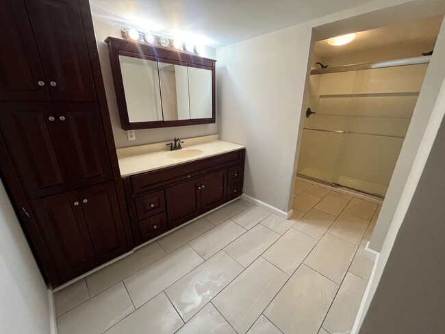 Building Photo - 3 Bed 2 Bath Home