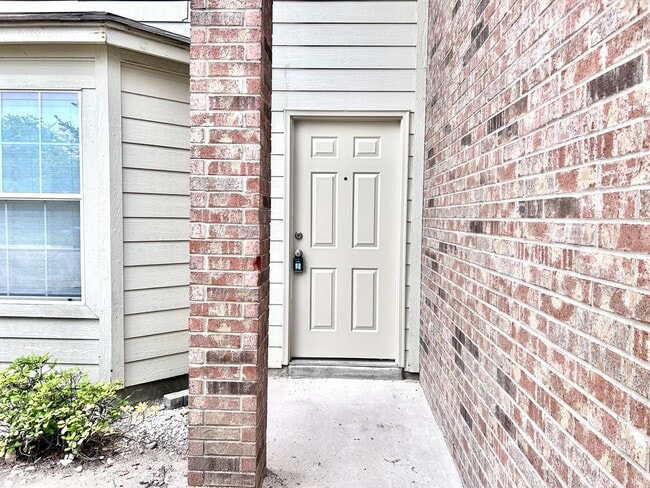 Building Photo - Your Dream Home Awaits: Discover This 4-Be...
