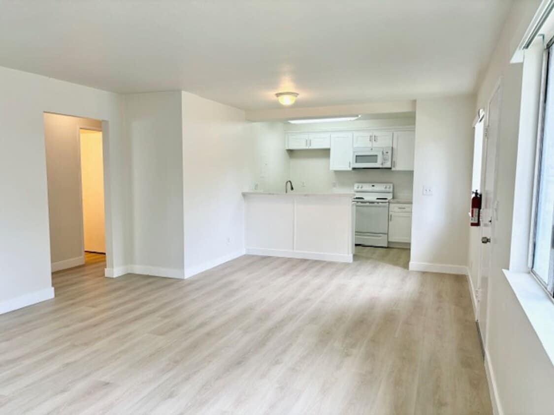 Primary Photo - Port Hueneme | 2 Bed + 1 Bath | Newly Reno...