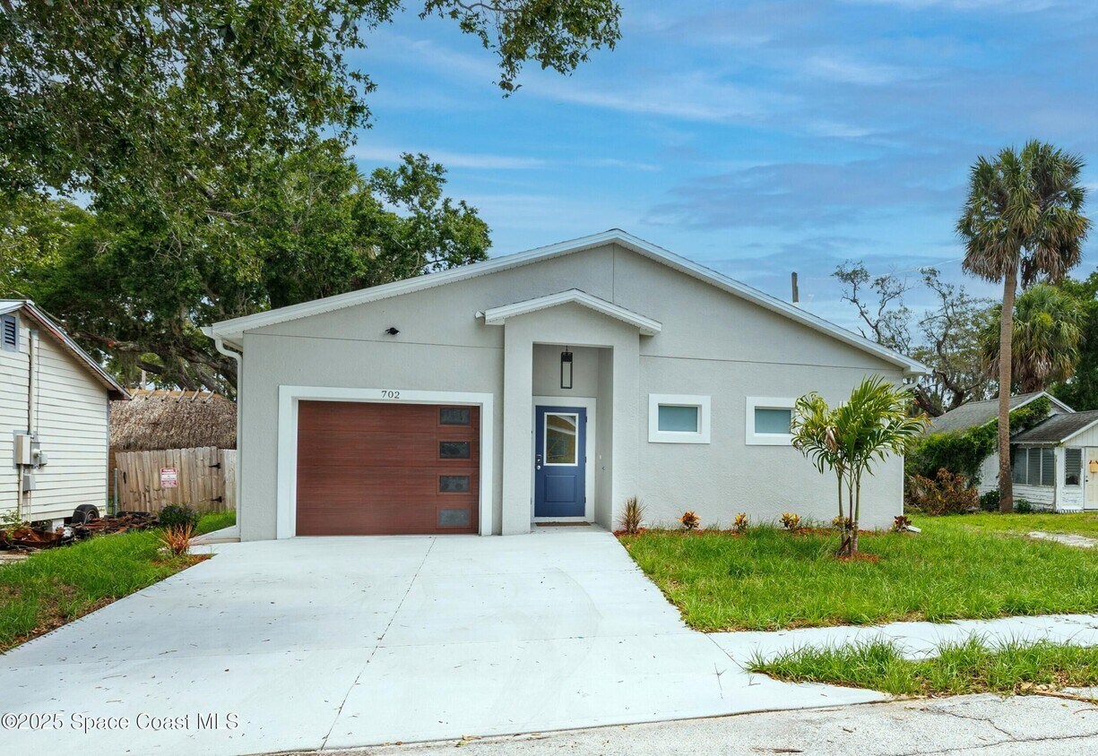 Foto principal - 702 Shady Ln
