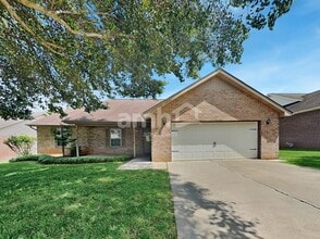 Building Photo - 2322 Sir Edward Ln