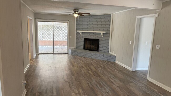 Building Photo - 627 McDowell Rd