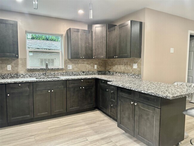 Foto del edificio - 1650 SW 117th Ave
