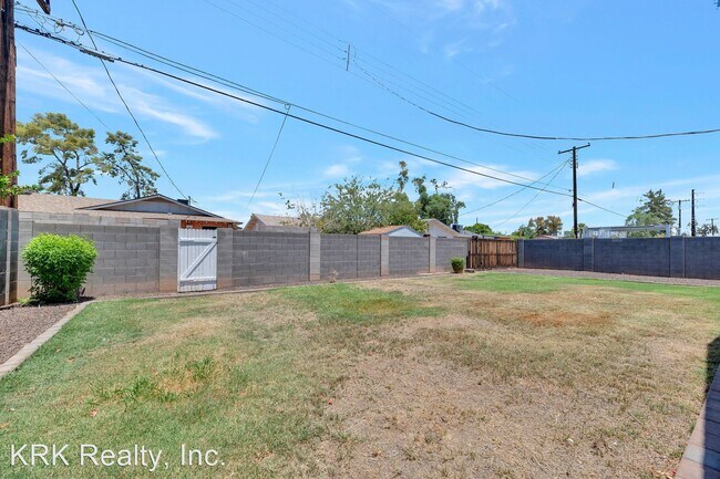 Foto del edificio - 4 br, 2 bath House - 8660 E Windsor Ave